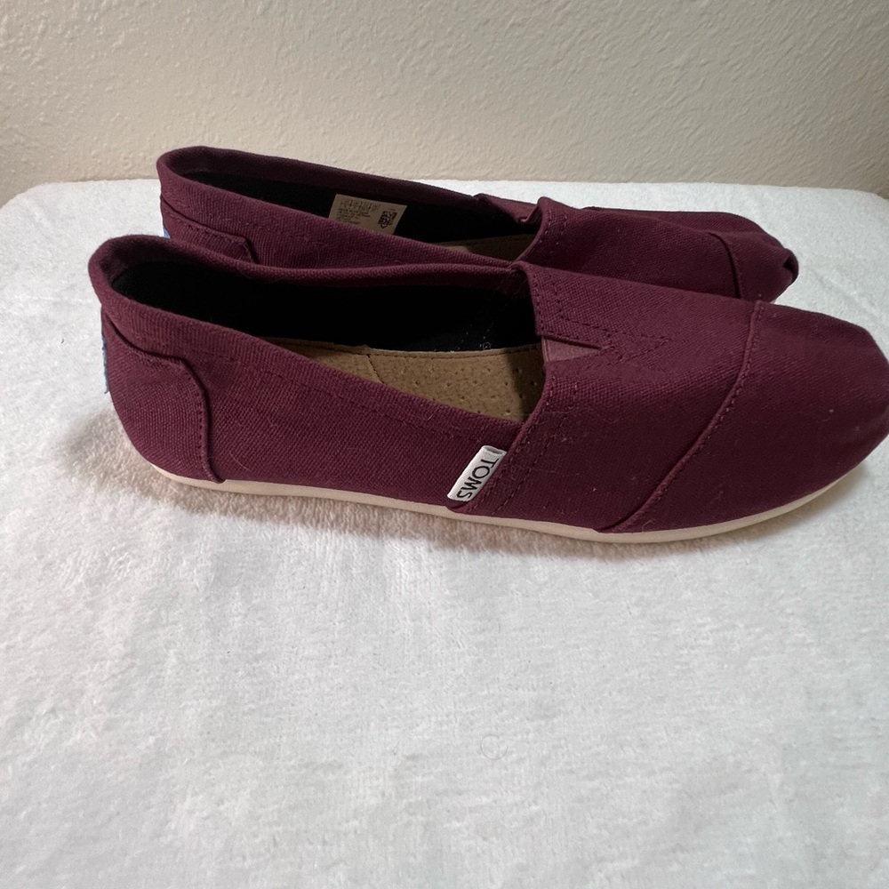 Tom’s slip on shoe